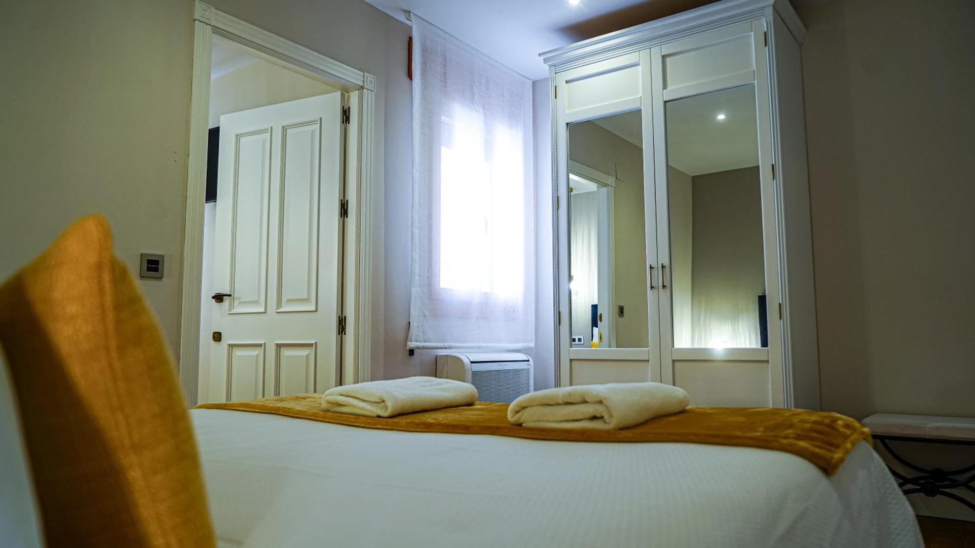 Apartamentos Puente Romano Suites Mérida Extérieur photo