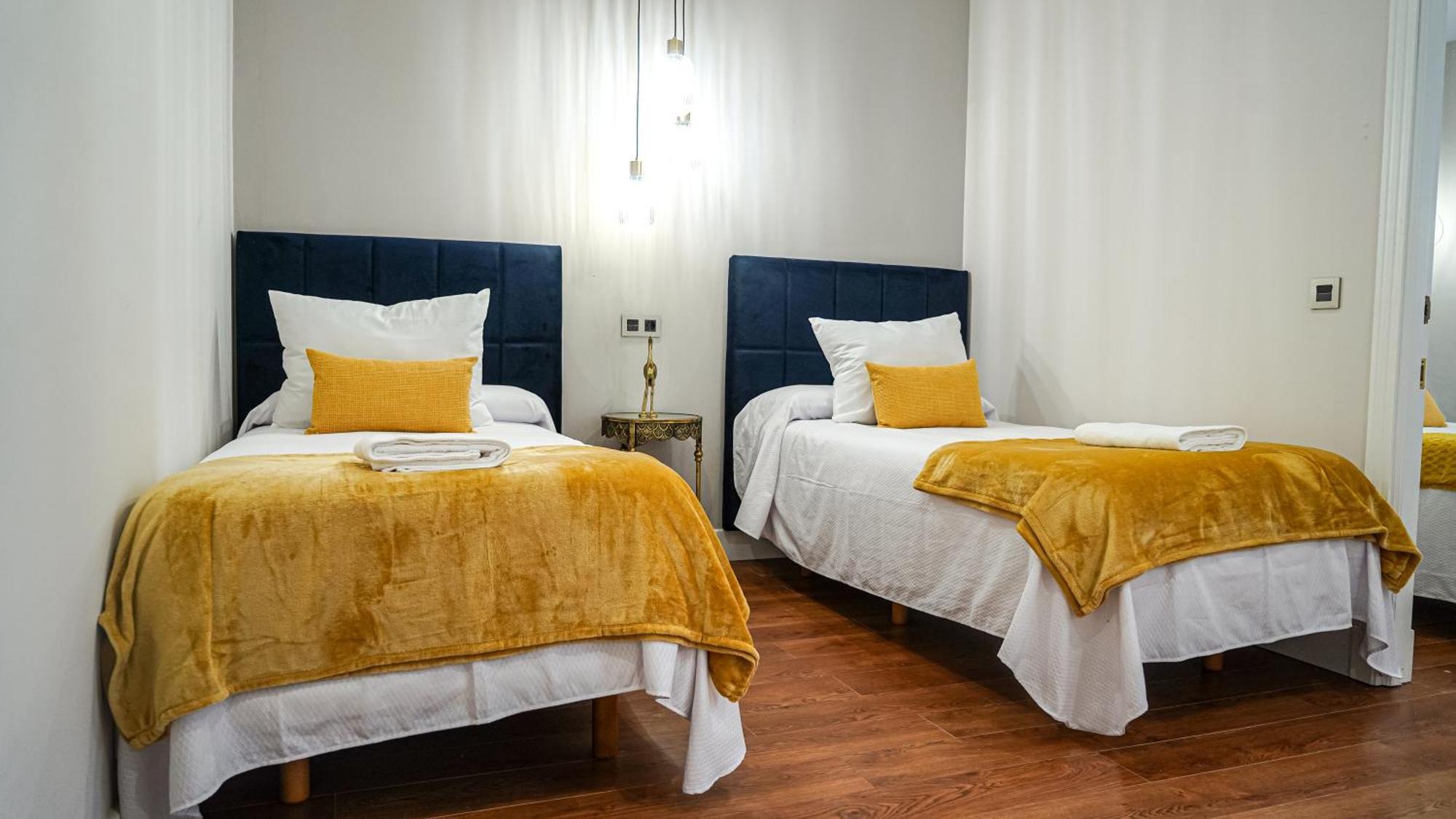 Apartamentos Puente Romano Suites Mérida Extérieur photo
