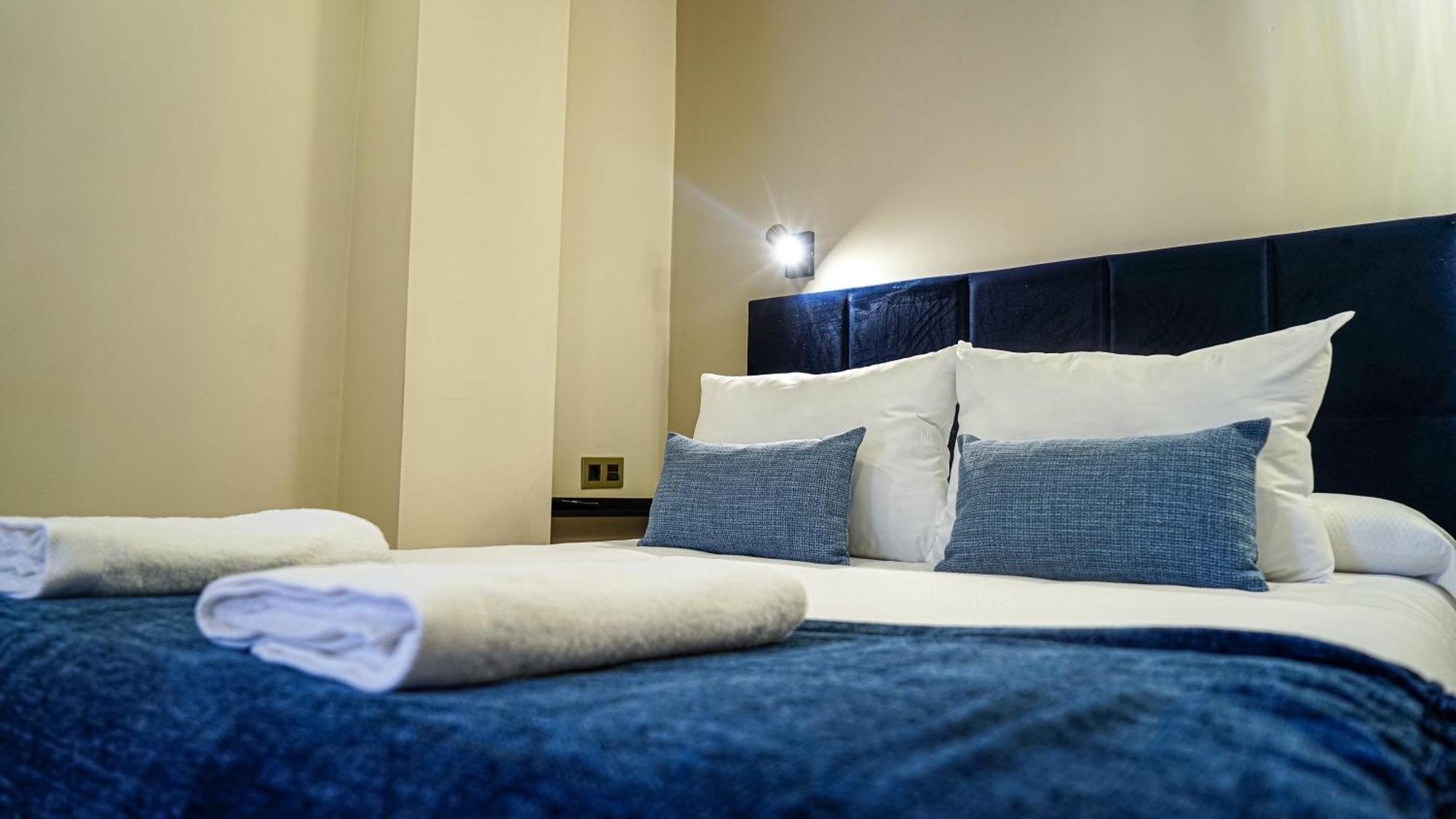 Apartamentos Puente Romano Suites Mérida Extérieur photo