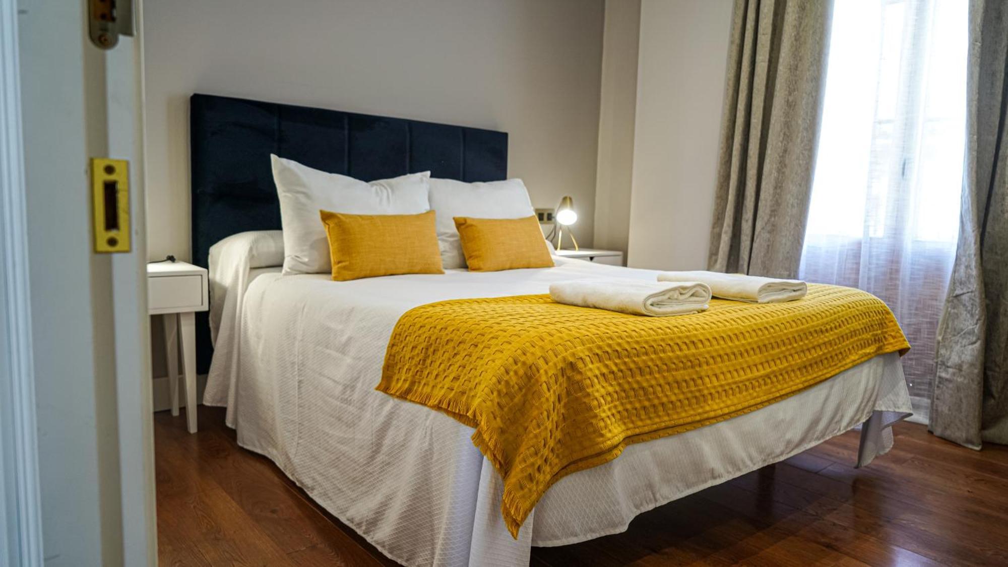 Apartamentos Puente Romano Suites Mérida Extérieur photo